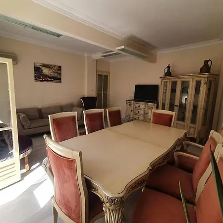 Great Location.vintage House At City Center Lejlighed