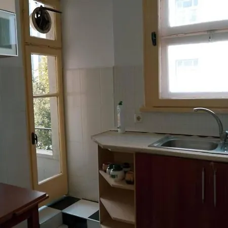 Great Location.vintage House At City Center *