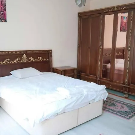 Great Location.vintage House At City Center